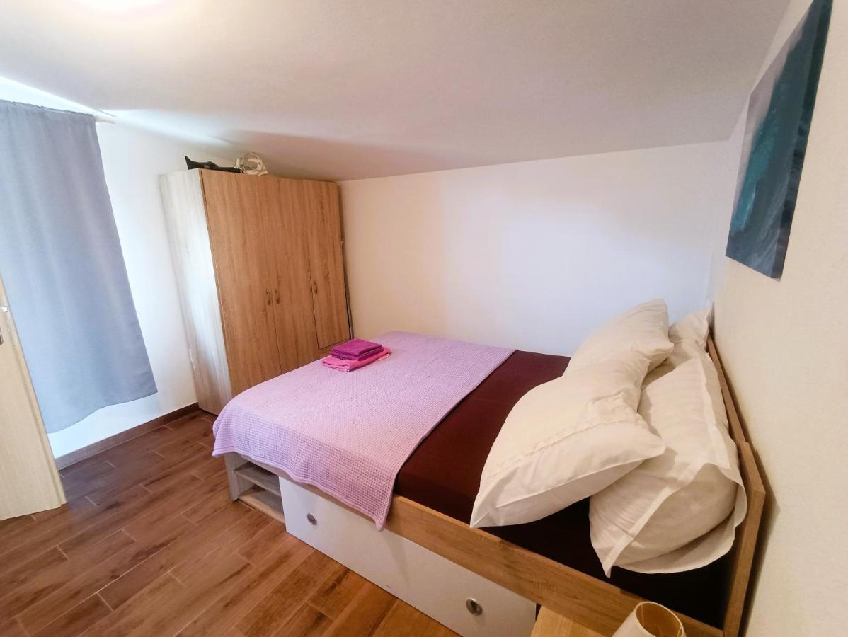 Apartments Babic 50 Meters From The Beach Вир Екстер'єр фото